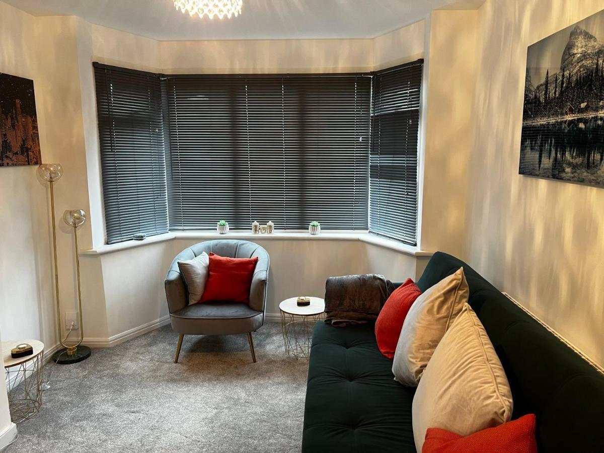 Stylish And Homey 3 Bedroom House With Free Parking & Wi-Fi Minworth Extérieur photo